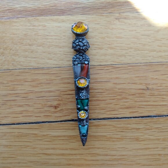 Vintage Dagger Brooch Scottish Sword Dirk Kilt Pin with Semi Precious Stones - Picture 8 of 14